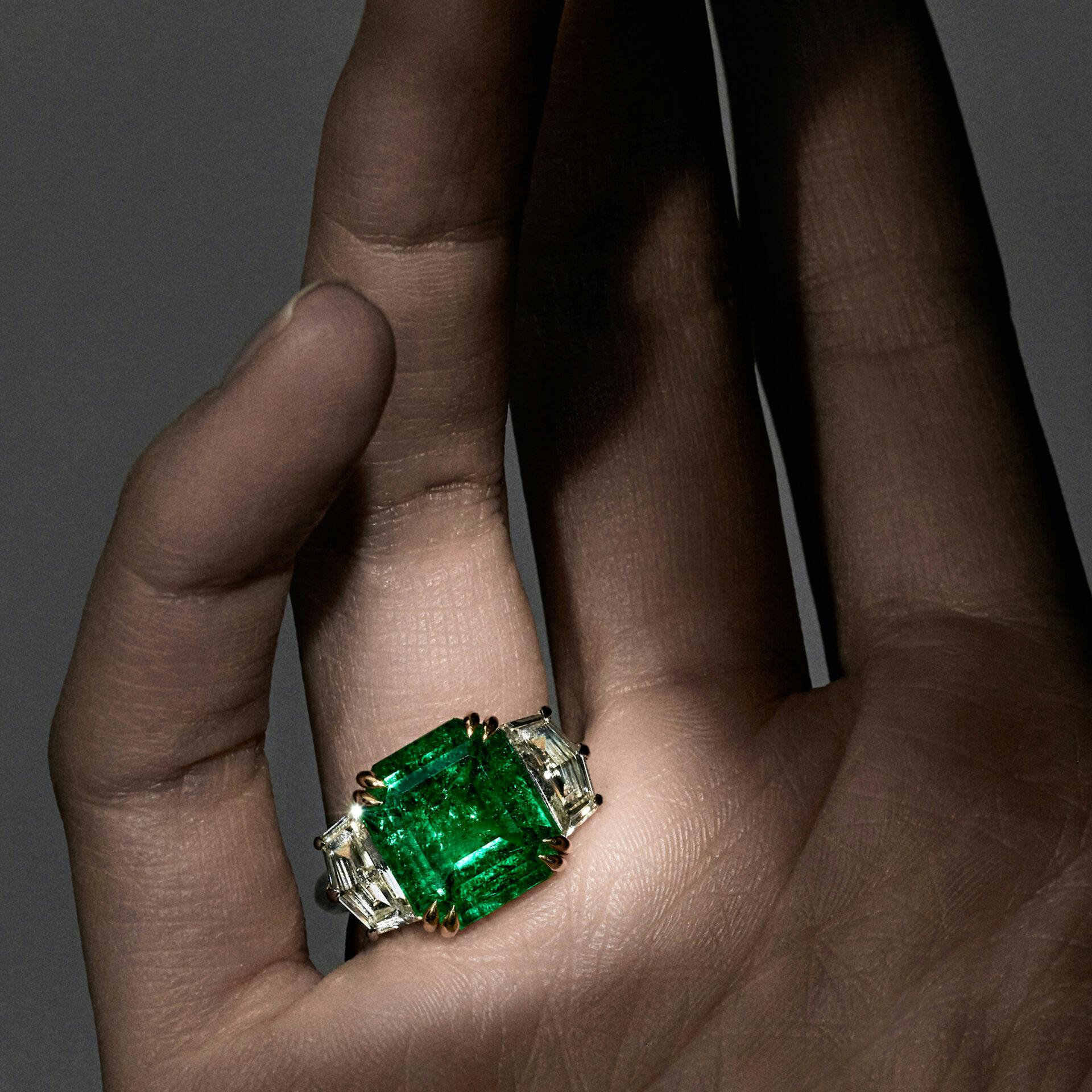 18k White Gold Rings Diamond and Emerald - Arborvita